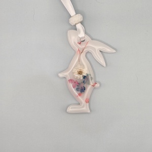 Húsvéti nyuszi függődísz � epoxi, valódi szárított virágokkal - otthon & életmód - dekoráció - húsvéti asztaldíszek - Meska.hu