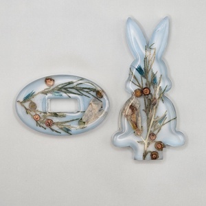 Húsvéti tojásalátét nyuszi � epoxi, valódi szárított virágok - otthon & életmód - dekoráció - húsvéti asztaldíszek - Meska.hu