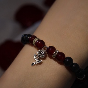 Hauting Adeline karkötő - Meska.hu