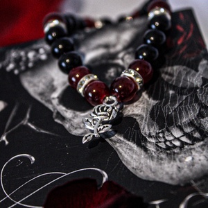 Hauting Adeline karkötő - ékszer - karkötő - gyöngyös karkötő - Meska.hu