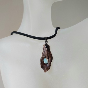 Uszadékfa amulett, nyaklánc amazonit ásvány kővel - ékszer - nyaklánc - medálos nyaklánc - Meska.hu