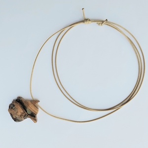 Farkasfej olajfa amulett / nyaklánc - ékszer - nyaklánc - statement nyaklánc - Meska.hu