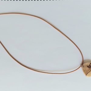 Olajfa amulett / nyaklánc türkizszínű jáde ásvánnyal - ékszer - nyaklánc - medálos nyaklánc - Meska.hu