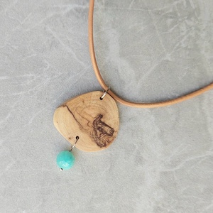 Olajfa amulett / nyaklánc türkizszínű jáde ásvánnyal - ékszer - nyaklánc - medálos nyaklánc - Meska.hu