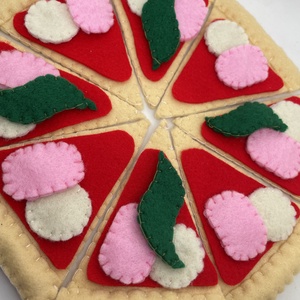 Egész pizza 8 szeletes - játék & sport - gyerekkonyha - játék ételek - Meska.hu