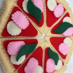 Egész pizza 8 szeletes - játék & sport - gyerekkonyha - játék ételek - Meska.hu
