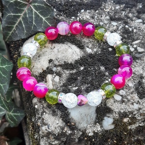 Pink achát, peridot,hegyikristály ásványos karkötő - ékszer - karkötő - bogyós karkötő - Meska.hu