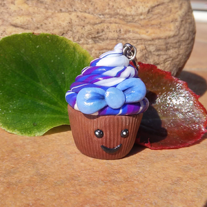Áfonyás Kawaii Muffin medál, Ékszer, Nyaklánc, Medál, Szobrászat, Gyurma, Meska