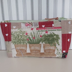 Gyógynövényes, virágos  patchwork tolltartó, neszesszer - Meska.hu