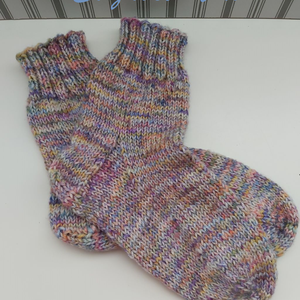 Színkavalkád kézzel kötött, gyapjú zokni - Meska.hu