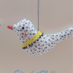 Gyöngyös, csipkés kismadarak - Meska.hu