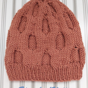 Csavart mintás sapka  - Meska.hu