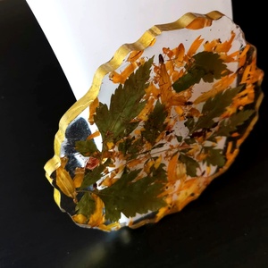 Asztaldísz.  Támogatás egy csészéhez.  Epoxi gyantával. 12 cm - karácsony - karácsonyi lakásdekoráció - ünnepi asztaldekoráció - Meska.hu