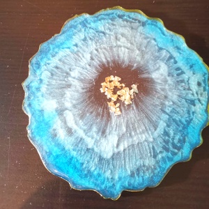 Asztaldísz.  Támogatás egy csészéhez.  Epoxi gyantával. 12 cm - karácsony - karácsonyi lakásdekoráció - ünnepi asztaldekoráció - Meska.hu