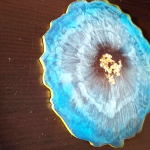 Asztaldísz.  Támogatás egy csészéhez.  Epoxi gyantával. 12 cm - karácsony - karácsonyi lakásdekoráció - ünnepi asztaldekoráció - Meska.hu