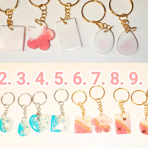 Kulcstartó epoxigyantából rózsaszín és kék színben. Költség 1 darab termékre  - táska & tok - kulcstartó & táskadísz - táskadísz - Meska.hu