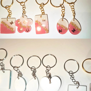 Kulcstartó epoxigyantából rózsaszín és kék színben. Költség 1 darab termékre  - táska & tok - kulcstartó & táskadísz - táskadísz - Meska.hu