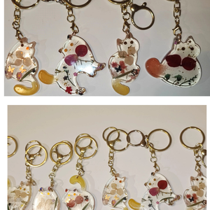 Epoxigyanta kulcstartó, átlátszó. Kulcstartó szárított virágokkal. Költség 1 darab termékre  - táska & tok - kulcstartó & táskadísz - táskadísz - Meska.hu