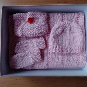 Kézzel kötött babaszett - baba - mama - babalátogató ajándékcsomag - Meska.hu