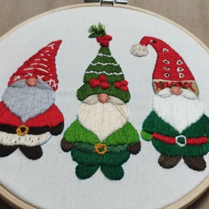 Karácsonyi manók hímzett kép - Meska.hu