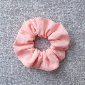 Textil hajgumi, scrunchie - barackszínű - kb. 9-10cm - ruha & divat - hajdísz & hajcsat - hajgumi - Meska.hu