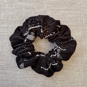 Textil hajgumi, scrunchie - fekete - kb. 8-9 cm - ruha & divat - hajdísz & hajcsat - hajgumi - Meska.hu