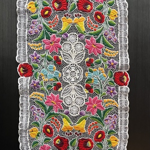 Kalocsai mintás riselt terítő - Nagy: 93,5 x 45,7 cm - Meska.hu