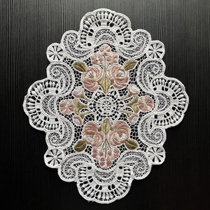 Kalocsai mintás riselt terítő - 33,5 x 29,5 cm - Meska.hu