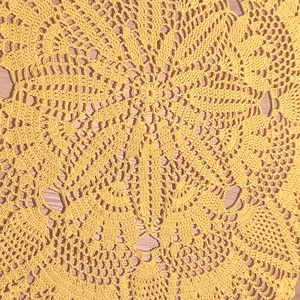 Kézzel horgolt sárga csipke terítő - romantikus lakásdekor - otthon & életmód - lakástextil - abrosz, terítő - asztalközép terítő - Meska.hu