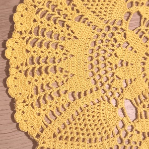 Kézzel horgolt sárga csipke terítő - romantikus lakásdekor - otthon & életmód - lakástextil - abrosz, terítő - asztalközép terítő - Meska.hu