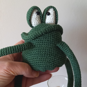 Durci béka - kézzel horgolt amigurumi figura - játék & sport - plüssállat & játékfigura - béka - Meska.hu