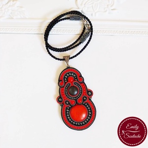 Elegáns piros-fekete sujtás medálos nyaklánc - ékszer - nyaklánc - medálos nyaklánc - Meska.hu