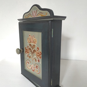 Kulcstartó szekrény- kézzel festett- Rétfalu - otthon & életmód - dekoráció - fali és függő dekoráció - fali kulcstartó - Meska.hu