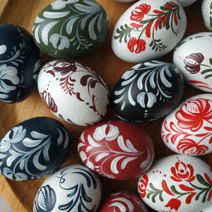 Kézzel festett fa tojás akasztóval - otthon & életmód - dekoráció - asztal és polc dekoráció - asztaldísz - Meska.hu