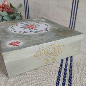 Vintage stílusú karácsonyi macaronos doboz- díszdoboz - (mikulás virág) zöld-arany  szín - otthon & életmód - lakástextil - varrókellék - Meska.hu