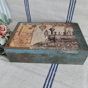 Vintage stílusú gőzmozdonyos doboz - díszdoboz - zöld- kék-arany  szín, Otthon & Életmód, Lakástextil, Varrókellék, Decoupage, transzfer és szalvétatechnika, Festett tárgyak, MESKA