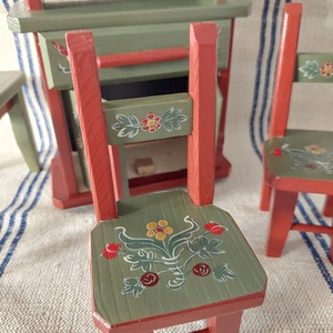 Konyhabútor miniatűr népi mintával - játék & sport - baba & babaház - babaház - Meska.hu