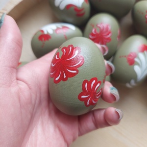 Kézzel festett fa tojás 9 db zöld- piros - otthon & életmód - dekoráció - asztal és polc dekoráció - asztaldísz - Meska.hu