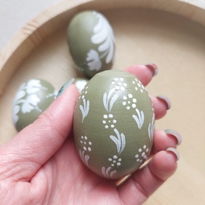 Kézzel festett fa tojás 5 db olívazöld fehér mintával - otthon & életmód - dekoráció - asztal és polc dekoráció - asztaldísz - Meska.hu