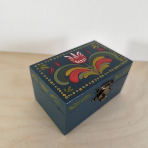 Zenedoboz- hartai népi mintával - otthon & életmód - dekoráció - asztal és polc dekoráció - zenedoboz - Meska.hu