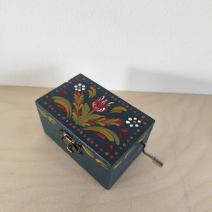 Zenedoboz- hartai népi mintával, Otthon & Életmód, Dekoráció, Asztal és polc dekoráció, Zenedoboz, Festett tárgyak, MESKA