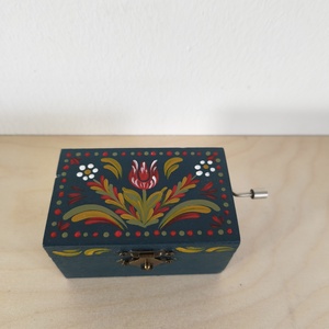 Zenedoboz- hartai népi mintával - otthon & életmód - dekoráció - asztal és polc dekoráció - zenedoboz - Meska.hu