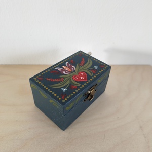 Zenedoboz- hartai népi mintával - otthon & életmód - dekoráció - asztal és polc dekoráció - zenedoboz - Meska.hu