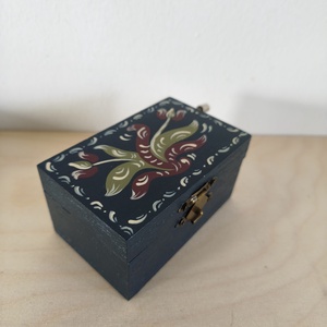 Zenedoboz- kórósi népi mintával - otthon & életmód - dekoráció - asztal és polc dekoráció - zenedoboz - Meska.hu