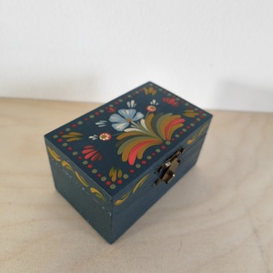 Zenedoboz- hartai népi mintával - otthon & életmód - dekoráció - asztal és polc dekoráció - zenedoboz - Meska.hu