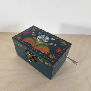 Zenedoboz- hartai népi mintával, Otthon & Életmód, Dekoráció, Asztal és polc dekoráció, Zenedoboz, Festett tárgyak, MESKA