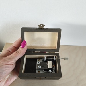 Zenedoboz- kórósi népi mintával - otthon & életmód - dekoráció - asztal és polc dekoráció - zenedoboz - Meska.hu