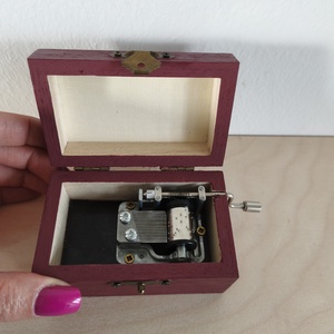 Zenedoboz- kórósi népi mintával - otthon & életmód - dekoráció - asztal és polc dekoráció - zenedoboz - Meska.hu