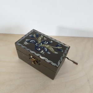 Zenedoboz- kórósi népi mintával, Otthon & Életmód, Dekoráció, Asztal és polc dekoráció, Zenedoboz, Festett tárgyak, MESKA