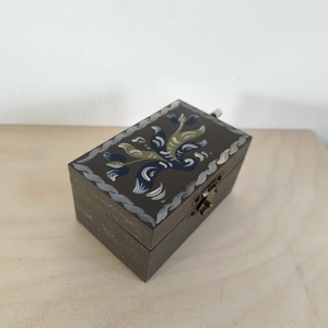 Zenedoboz- kórósi népi mintával - otthon & életmód - dekoráció - asztal és polc dekoráció - zenedoboz - Meska.hu